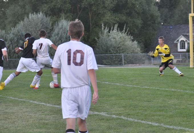 7518_Berra_fouled