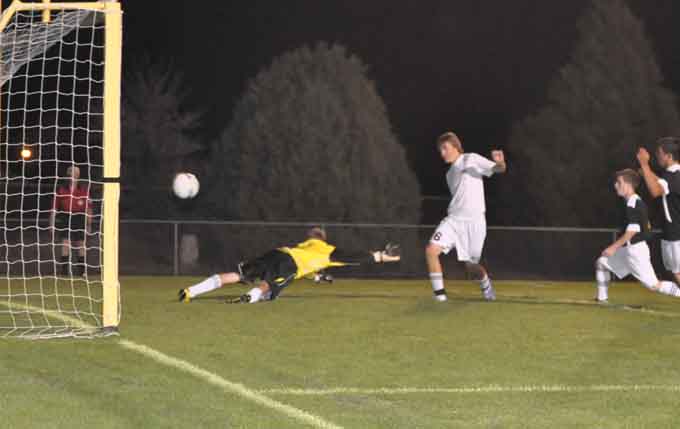 7569_Froelich goal 6