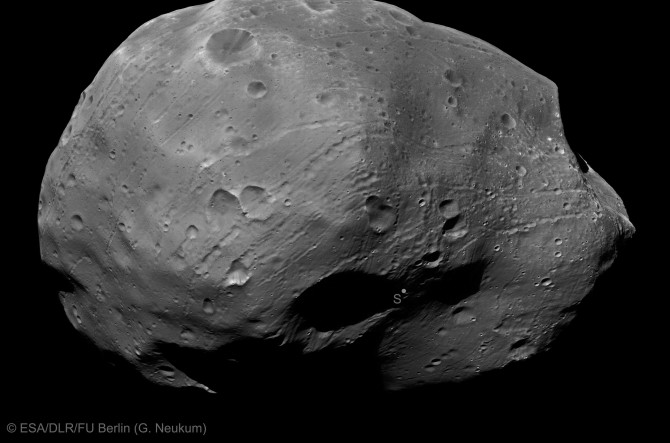 phobos2 marsexpress 3000 670x443 Astronomy Photo of the Day